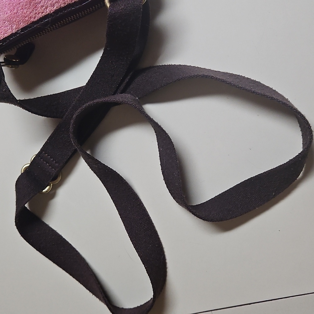 Juicy Couture 🥳 HOST PIC🥳 y2k Velour Crown Juicy Small Crossbody Bag - Picture 9 of 17